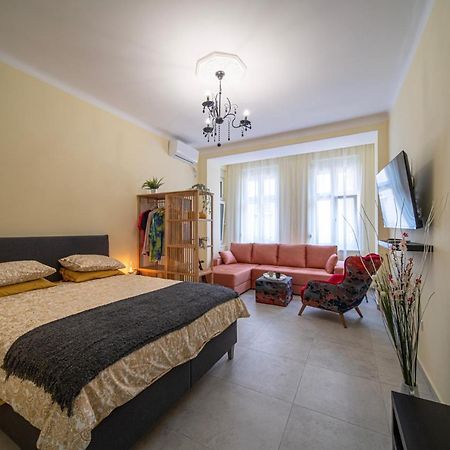 Sunlit Artist Studio Apartment Belgrade Exterior photo