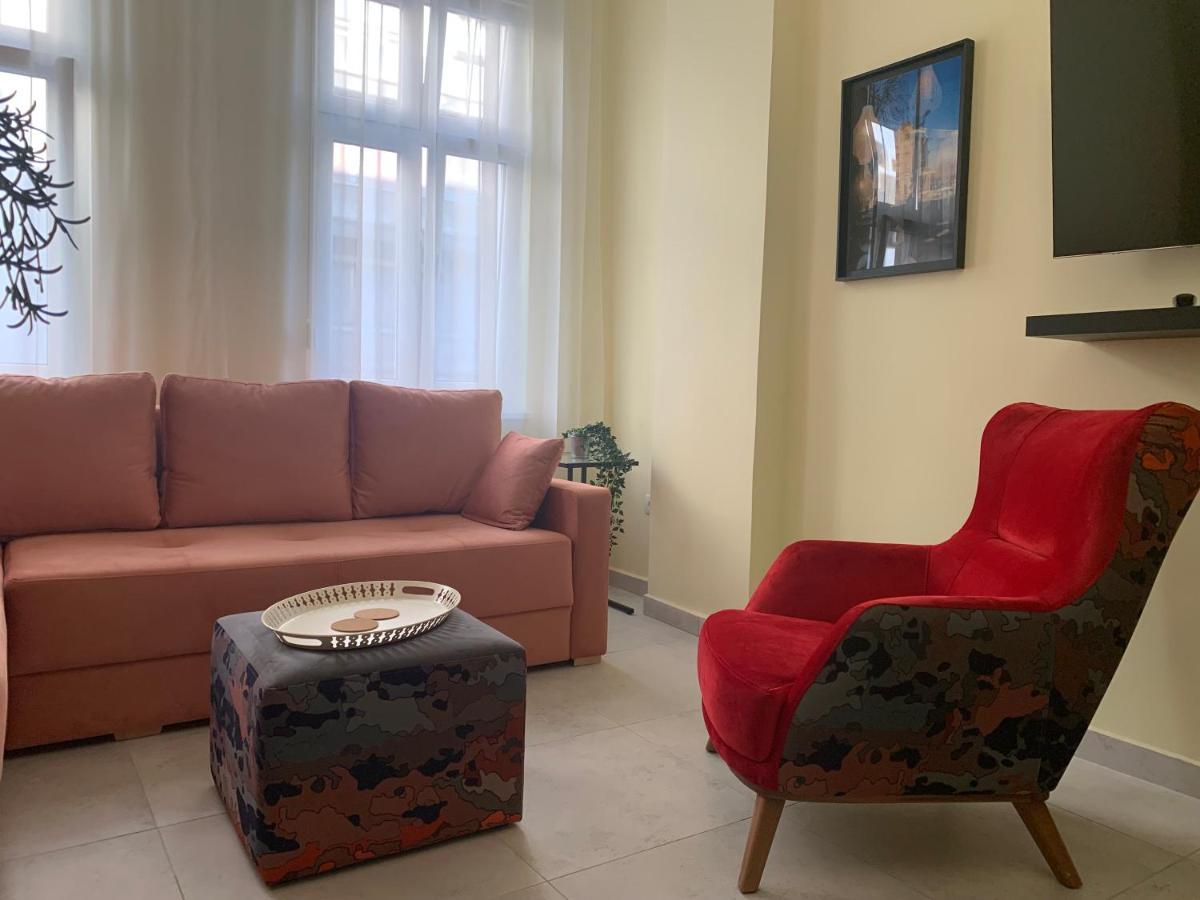 Sunlit Artist Studio Apartment Belgrade Exterior photo
